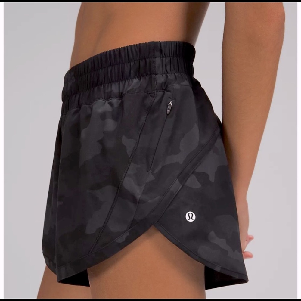 SOLD- NWT Track That HR Short 3” Lined Size 2 Heritage Camo